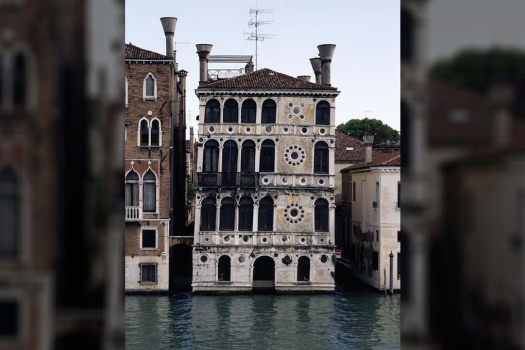 Venecijoje parduodami „prakeikti“ XV amžiaus rūmai