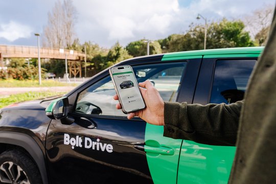 „Bolt Drive“ laikinai Naujųjų metų naktį stabdys dalijimosi automobiliais paslaugas