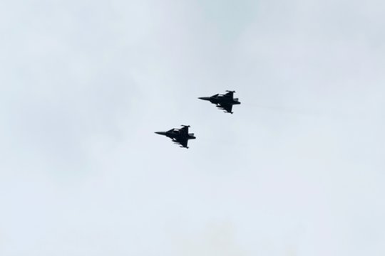 NATO naikintuvai keturis kartus skrido atpažinti ir lydėti Rusijos orlaivių
