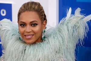Žurnalas „Forbes“ JAV dainininkę Beyonce paskelbė milijardiere