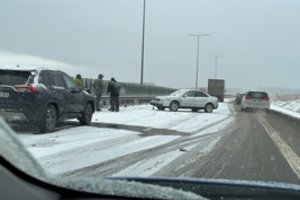 Magistralėje A1 susidūrė du automobiliai – kaltas į kelią išbėgęs pėsčiasis