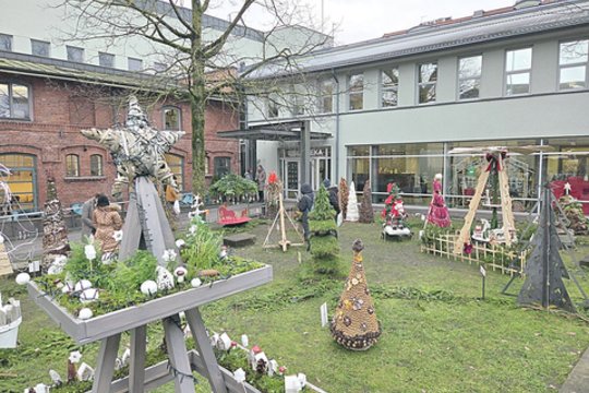 Eglutės, kurios prabyla balsu: Klaipėdoje startavo unikali Kalėdų tradicija