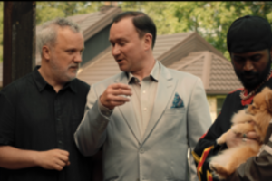 Naujame Tado Vidmanto filme suvaidinęs Julius Žalakevičius: „Aš irgi kelsiuosi gyventi į kaimą“