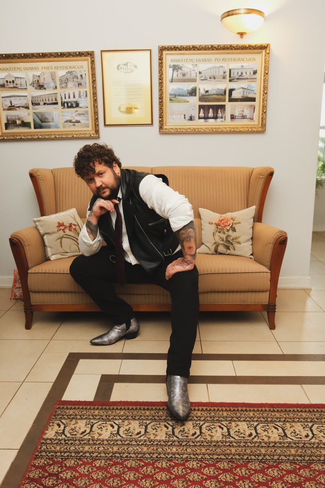 LNK žvaigždės atsidūrė Naujųjų vakarėlio chaose.