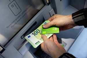 Sukčiai iš moters Panevėžyje išviliojo daugiau nei 22 tūkst. eurų