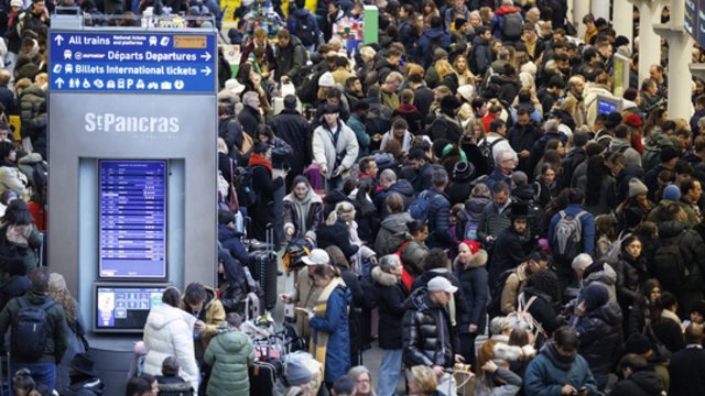 Pavyko išgelbėti naujametines keliones: atnaujintas eismas Lamanšo tuneliu