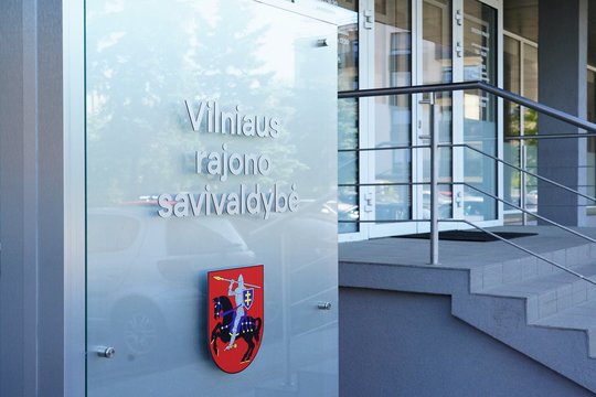 Teismas: dalindamas kalėdines dovanėles Vilniaus rajono tarybos narys W. Urbanas papirkinėjo rinkėjus