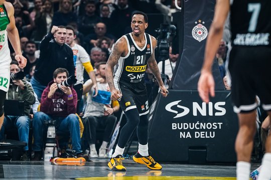 Lietuvių žurnalistui grasinęs amerikietis prisijungė prie lietuvių klubo