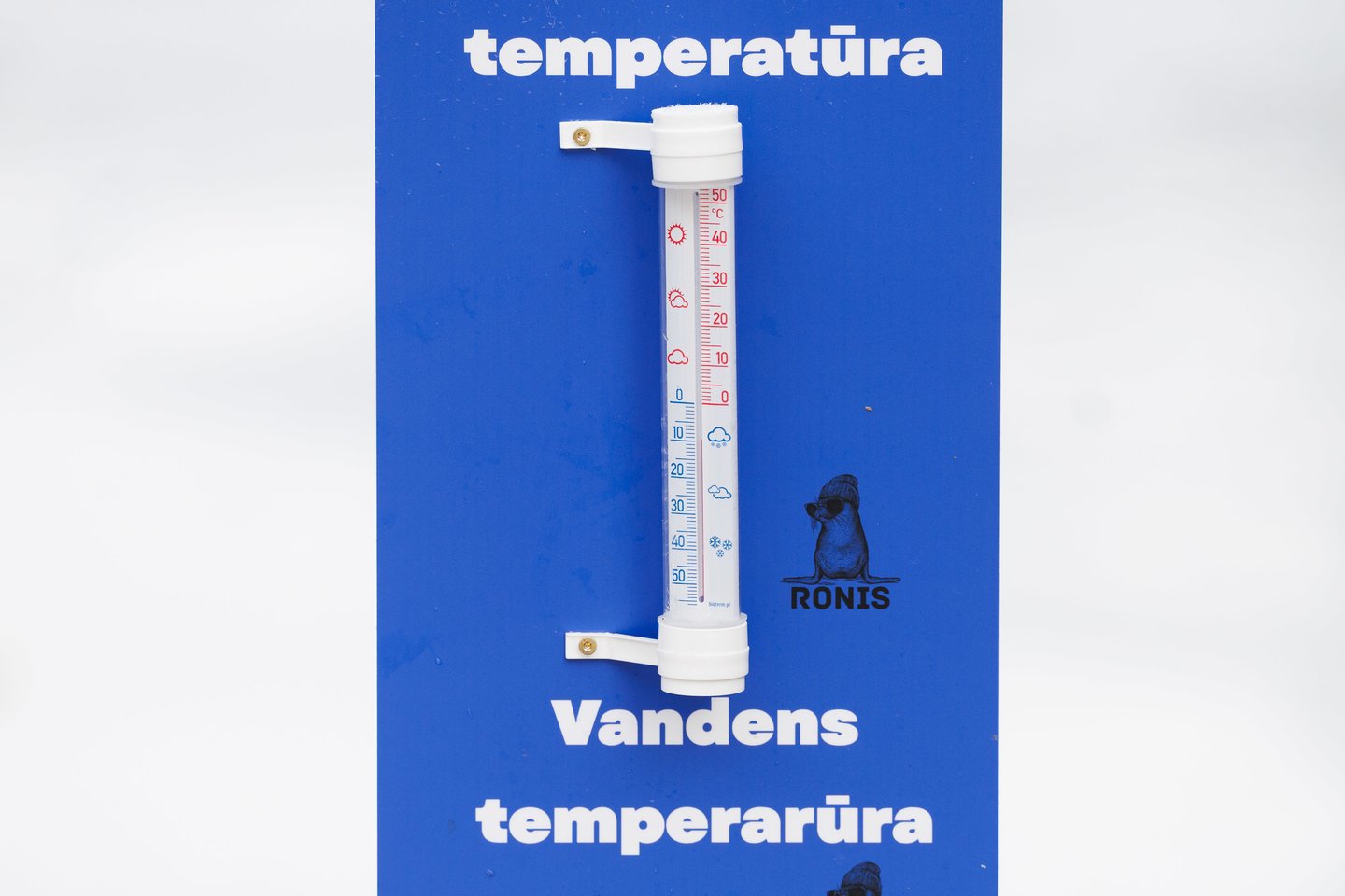 Pirmąją metų dieną – tradicinės „ruonių“ maudynės: užfiksavo, kaip į vandenį neria būrys sveikuolių<br>V.Skaraičio nuotr.