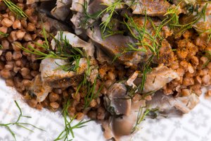 Silkės likučiai gali virsti šiltu ir sočiu patiekalu: V. Kurpienė dalinasi patarimais