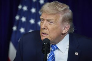 D. Trumpas prakalbo apie aspirino vartojimo įpročius: neigė, kad yra užmigęs per susitikimus