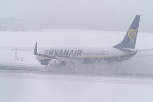 Iškritęs sniegas Lietuvoje paveikė skrydžius: pranešama apie vėluojančius lėktuvus
