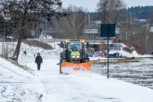 „Kada įkris pinigai?“: žmonės jau laukia pinigų iš pensijų fondų, „Sodroje“ – 10 tūkst. skambučių kasdien