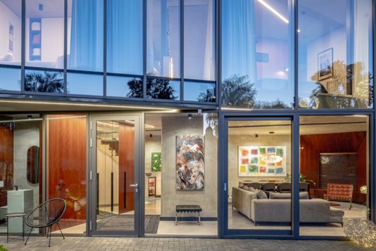 Šeima įsikūrė Antakalnyje – ir tik tada suprato, kaip betonas kilstelėjo namą į aukštesnį lygį