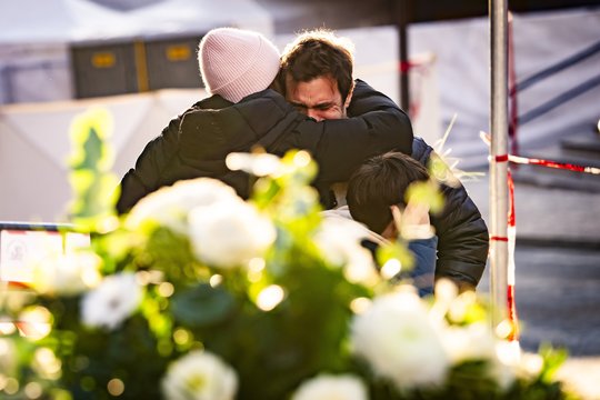 Ekspertas: gaisro plitimą Alpių kurorto bare galėjo pagreitinti akustinės plokštės