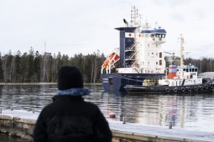 Suomijos policija pranešė apklausianti keturis laivo „Fitburg“ įgulos narius