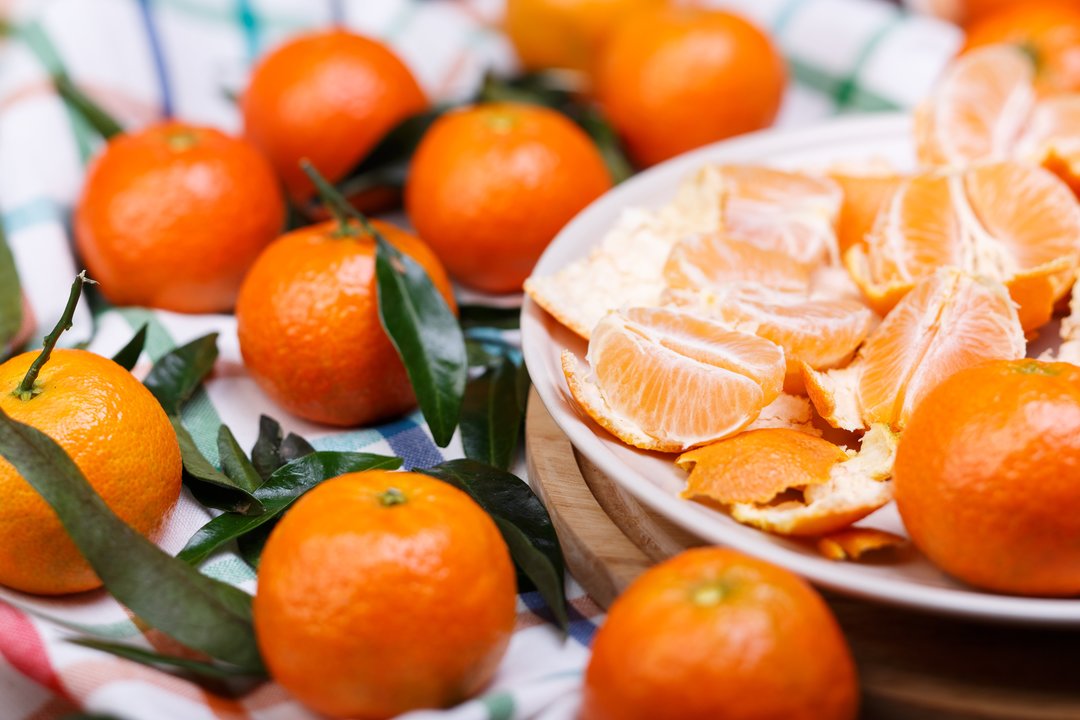 Tiesiog stebuklingas triukas, kaip rūgščius mandarinus paversti saldžiais