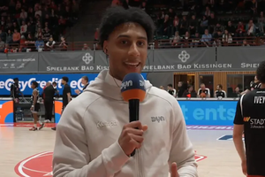 Komiška situacija krepšinio rungtynių metu – komentatorius nebeiškentė: „Tuoj apsišiksiu“