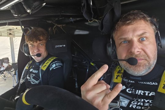 Prieš startą pirmajame Dakaro etape – B. Vanago žinutė