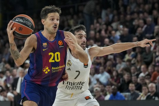 Taškų lenktynėse „El Clasico“ – įspūdingos serijos pabaiga ir mačą nusprendęs metimas nuo lentos