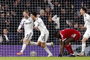 „Geresnio jis nebeįmuš“: įspūdingas įvartis paskutinę sekundę lėmė „Liverpool“ lygiąsias