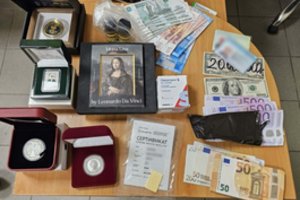 Prieš šventes lietuvis iš Rusijos gabeno ikrus batuose ir aukso luitą kuprinėje