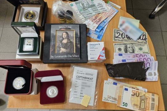 Prieš šventes lietuvis iš Rusijos gabeno ikrus batuose ir aukso luitą kuprinėje