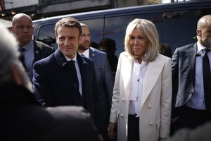 Melą apie Brigitte Macron skleidę internautai sulaukė bausmės: už žodžius teko atsakyti teisme