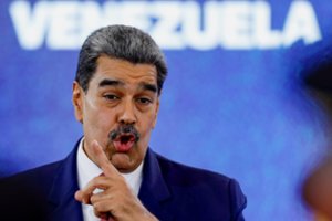Šveicarija pareiškė nedelsiant įšaldysianti šalyje laikomus N. Maduro aktyvus