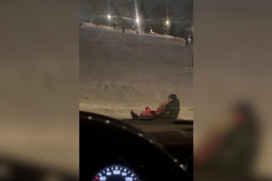 Stebisi tokiu neatsakingu žmonių elgesiu: čiuožinėdami nuo kalno vengė saugumo principų