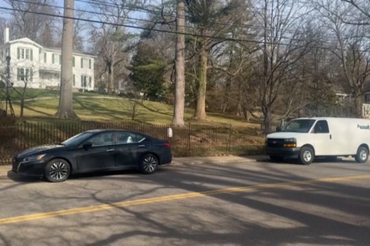 J. D. Vance'as prabilo apie į jo namus bandžiusį įsibrauti vyrą: pamišėlis daužė langus 