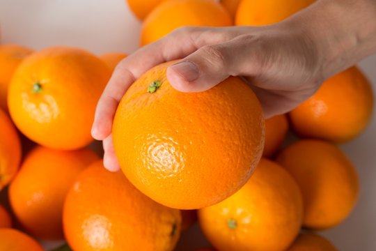 Ne tik nauda ir vitaminai: gydytojas atskleidė, kam apelsinus vartoti reikėtų atsargiau