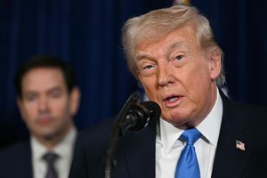 Derybų dėl Ukrainos fone – niūrus D. Trumpo intervencijos Venesueloje šešėlis