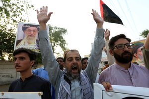 Žmogaus teisių grupės: Irano saugumas prieš protestuotojus Teherane panaudojo ašarines dujas