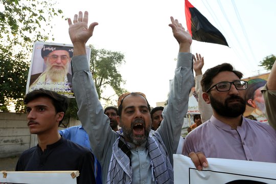 Žmogaus teisių grupės: Irano saugumas prieš protestuotojus Teherane panaudojo ašarines dujas