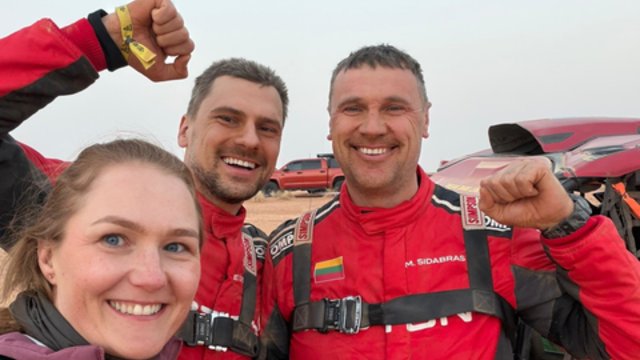 M. Sidabro ir E. Česoko duetui trečiasis ruožas buvo kupinas iššūkių: ne tik kasė smėlį, bet ir tramdė ugnį