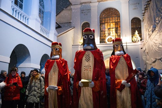 Su Trimis Karaliais – švenčių kulminacija: užfiksavo įspūdingą eiseną ir būrį susirinkusiųjų