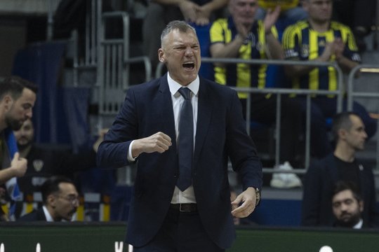 Šaras toliau nestabdo: „Fenerbahce“ namuose patiesė „Olympiakos“