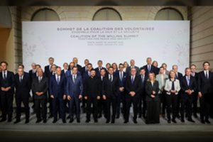 Saugumo garantijos Ukrainai: „Norinčiųjų koalicija“ pasirašė Paryžiaus deklaraciją