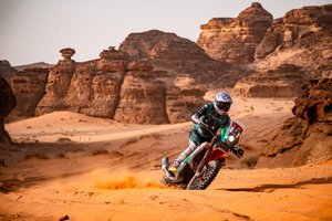 Apie pasitraukimą iš Dakaro svarstęs D. Karka tęsia varžybas su rimtais sužeidimais