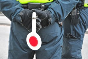 Pėsčiųjų perėjoje Vilniaus centre mikroautobusas partrenkė moterį