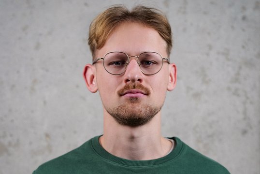 „Kiek žmonių – tiek velnių“: Kosto Strielkūno detektyvas apie tai, nuo ko nepabėgama