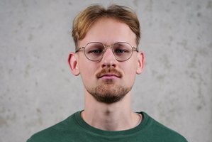 „Kiek žmonių – tiek velnių“: Kosto Strielkūno detektyvas apie tai, nuo ko nepabėgama