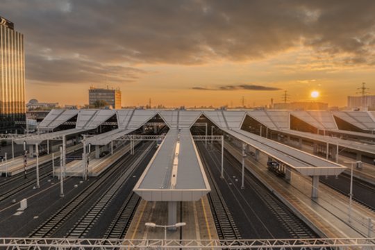 Naujas didžiausio Lenkijos keleivinio geležinkelio mazgo veidas – „Warszawa Zachodnia“ pasirengusi priimti keleivius