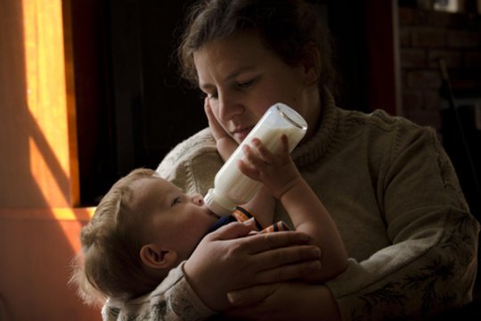 Aptikus bakteriją iš prekybos atšaukia dar daugiau mišinių kūdikiams 