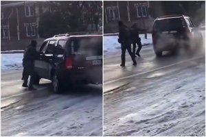 Imigracijos agentui nušovus moterį, JAV protestuotojai susirėmė su teisėsaugos pareigūnais