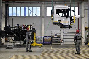 Rusijoje – smūgis vairuotojams: masiškai perrašomos automobilių kainos