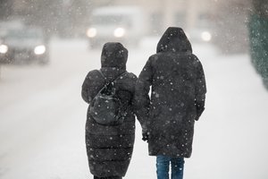 Laukiantiems atokvėpio gerų žinių sinoptikė neturi – toliau snigs: paskelbė, kur labiausiai pustys