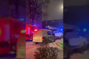 Daugiabutyje prisvilęs kauniečio puodas ant kojų sukėlė visas miesto tarnybas