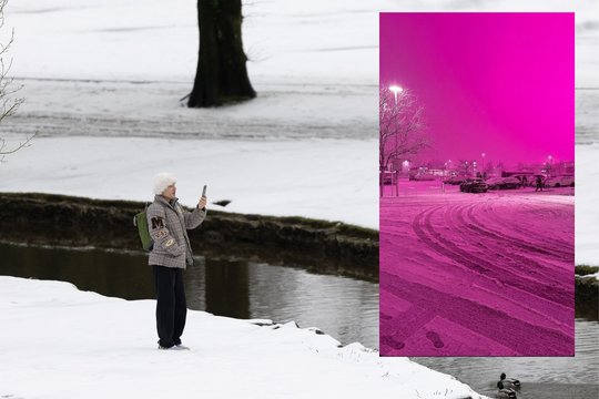 Per snygį Anglijos miestas nusidažė purpurine spalva: atskleidė, kas slepiasi už „pašvaistės“